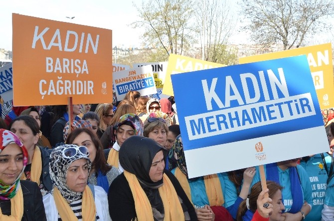 AK Parti İstanbul İl Kadın Kolları, “Kadınlar Gününü” Kutladı