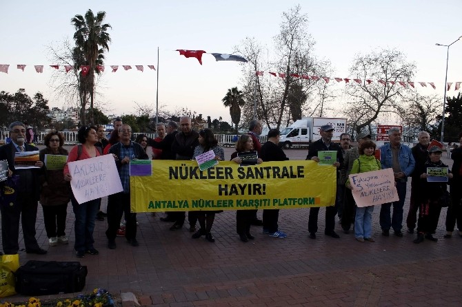 Antalya’da Çevrecilerden Nükleer Karşıtı Eylem