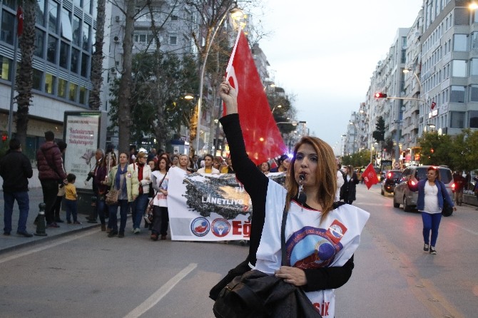 Antalya’da Kadınlar Süpürgeleri ile Yürüyüşe katıldılar!