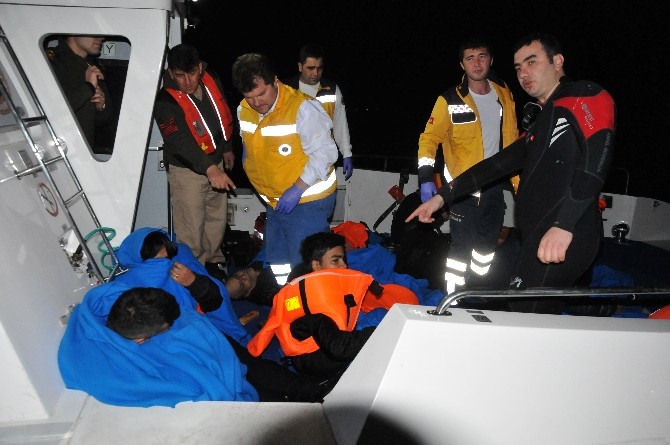 Ege’de Mültecileri Taşıyan Tekne Battı: 5 Ölü