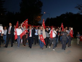 Erzurumda yürüyüş Atatürk Üniversitesinden