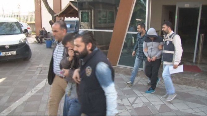 İstanbul’dan Kocaeli’ye Gelerek Hırsızlık Yapan Zanlılar Yakalandı