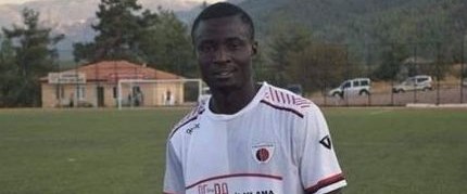 Maçta kalp krizi geçiren Nijeryalı futbolcu hayatını kaybetti