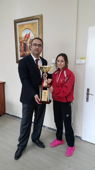 Mudanya Metem Lisesi Şampiyonunu Ağırladı