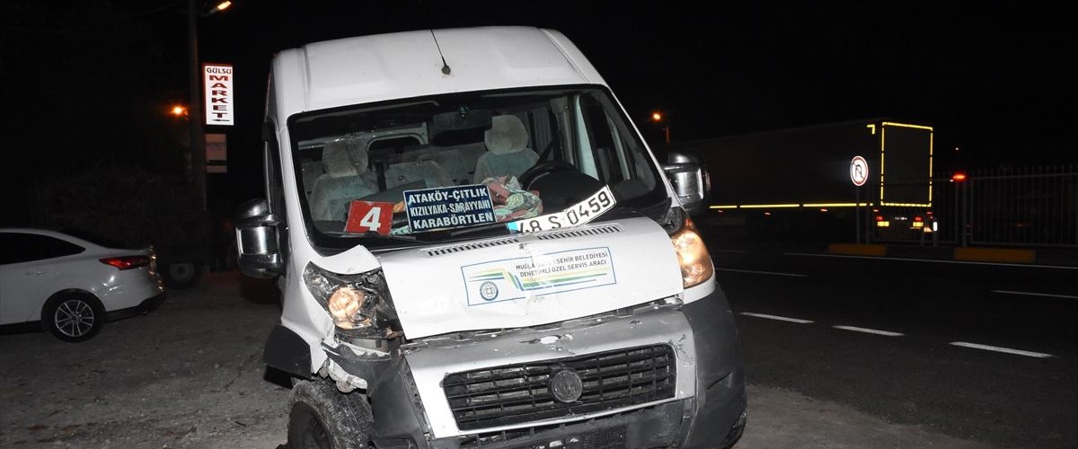 Muğla’da minibüs ile otomobil çarpıştı: 1 ölü, 5 yaralı