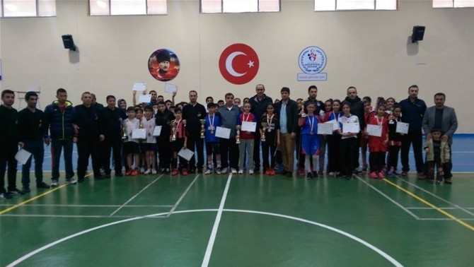 Okullar Arası Badminton Müsabakaları Sona Erdi