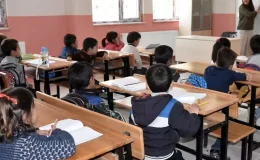 Okullarda serbest kıyafet uygulaması sona eriyor