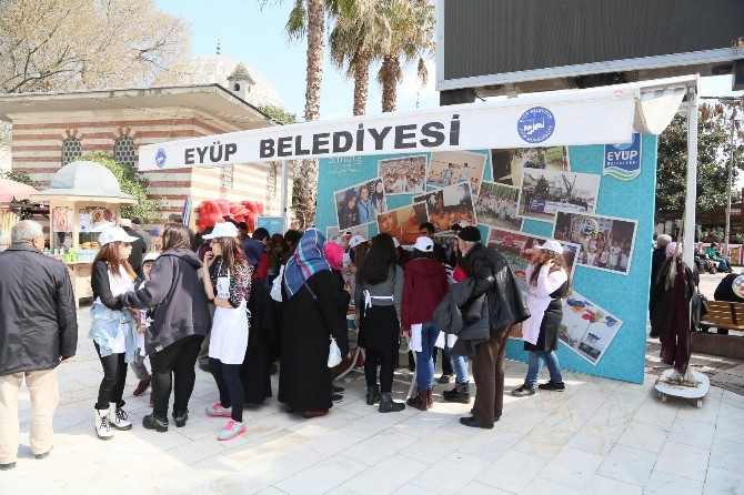 Simurg Öğrencilerinden Turistlere Ebru Dersi