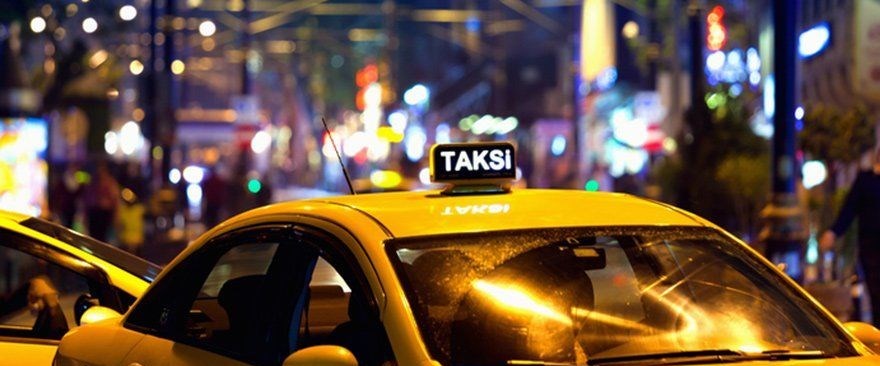 Turisti yolu uzatarak götüren taksi şoförüne hapis cezası