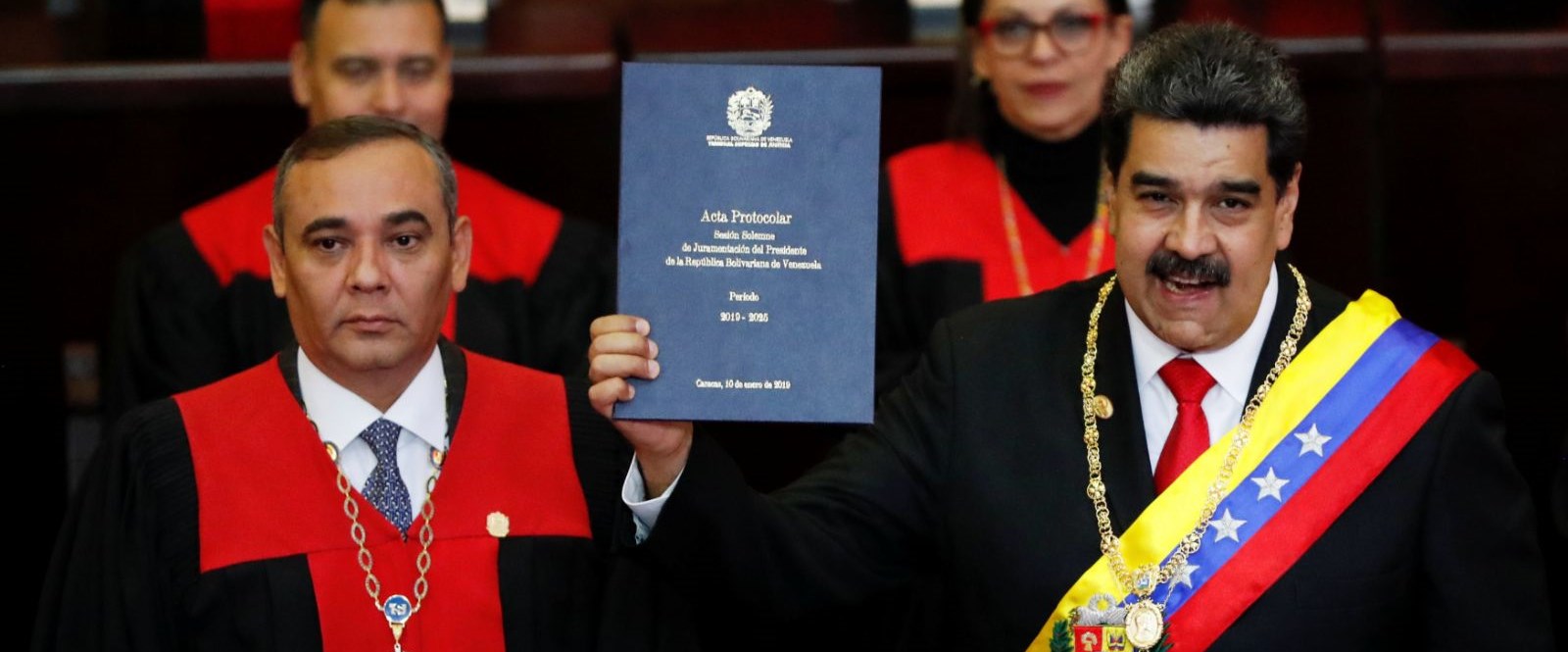 Venezuela’da Maduro devlet başkanlığı için yemin etti