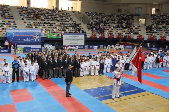 Büyükşehir Karate Ligi’nin Dördüncü Etabı Yapıldı