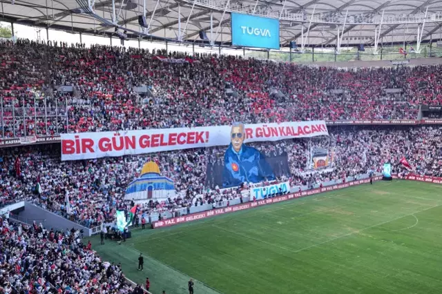 Cumhurbaşkanı Erdoğan'a özel koreografi: Bir yanda Ayasofya, diğer yanda Mescid-i Aksa