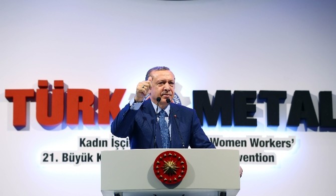 Cumhurbaşkanı Erdoğan, Kadınlardan Yeni Anayasa Ve Terörle Mücadele Konusunda Destek İstedi