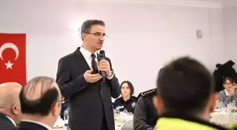 Erzurum Valisi Baruş, zorlu kış koşullarında görev alan polislerle iftarda buluştu