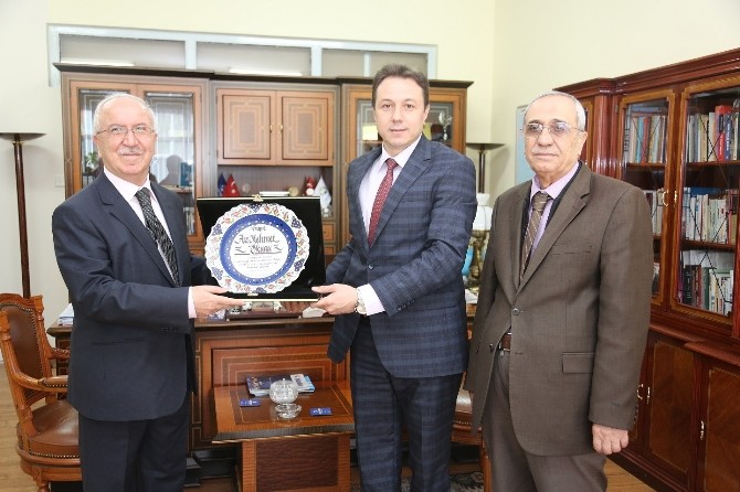 Sinanpaşa Belediye Başkanından İhlas Vakfına Ziyaret