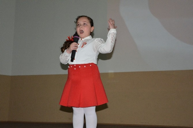 Suriyeli Küçük Kız, İstiklal Marşı’nın Tamamını Ezbere Okudu