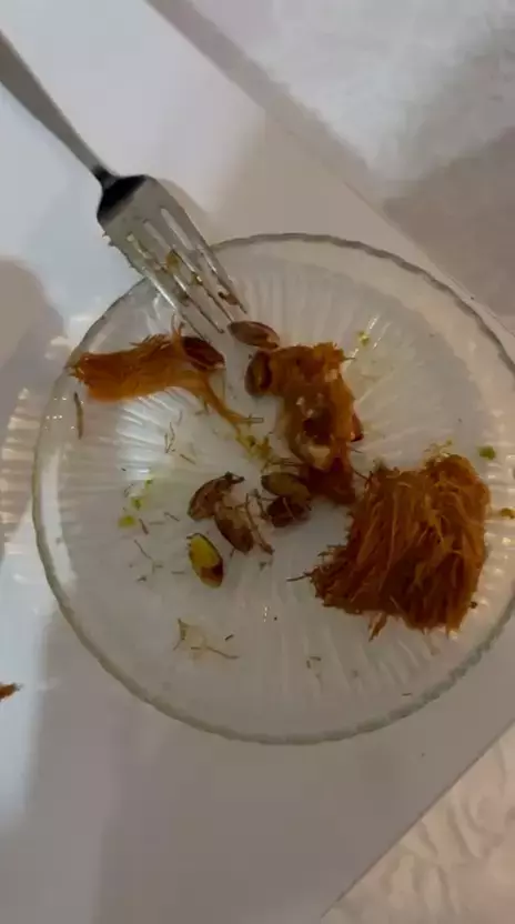Ünlü şekerleme ve helva zincirinin tatlısından çok sayıda kurt çıktı