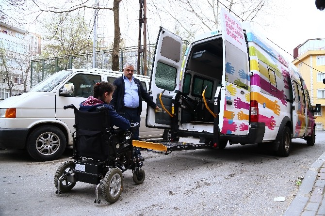 YGS’ye Giren Engelli Öğrencilerin Ulaşımı Özel Araçlarla Sağlandı
